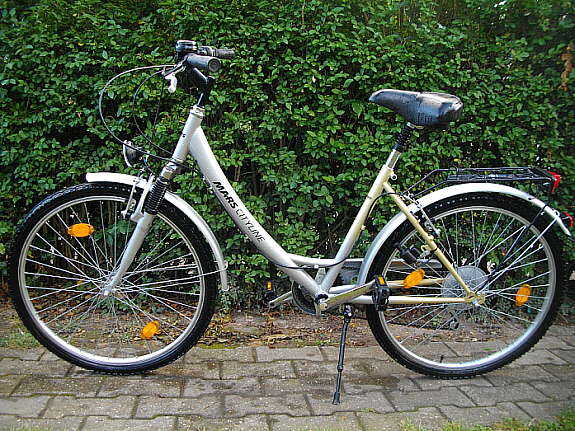 Neuwertiges Damen Fahrrad Marke "MARS" 26 Zoll